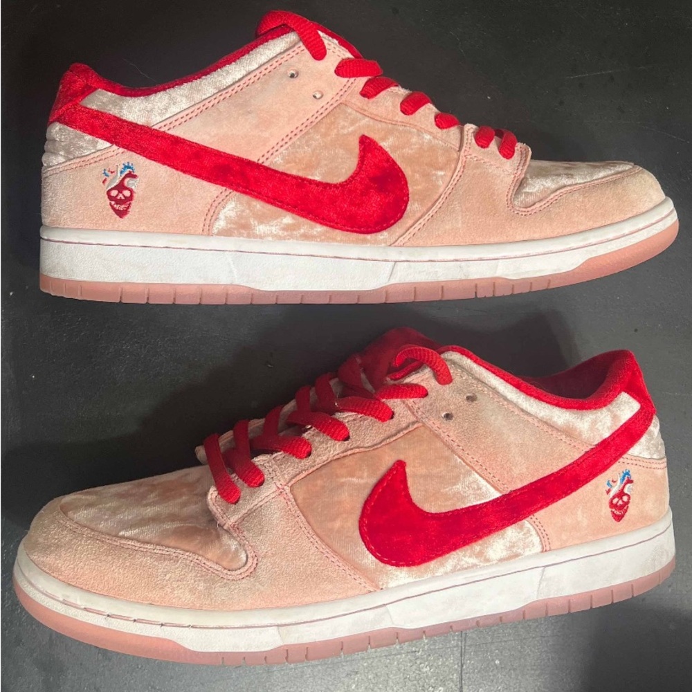 StrangeLove x Dunk Low SB ‘Valentine’s Day’ Special box